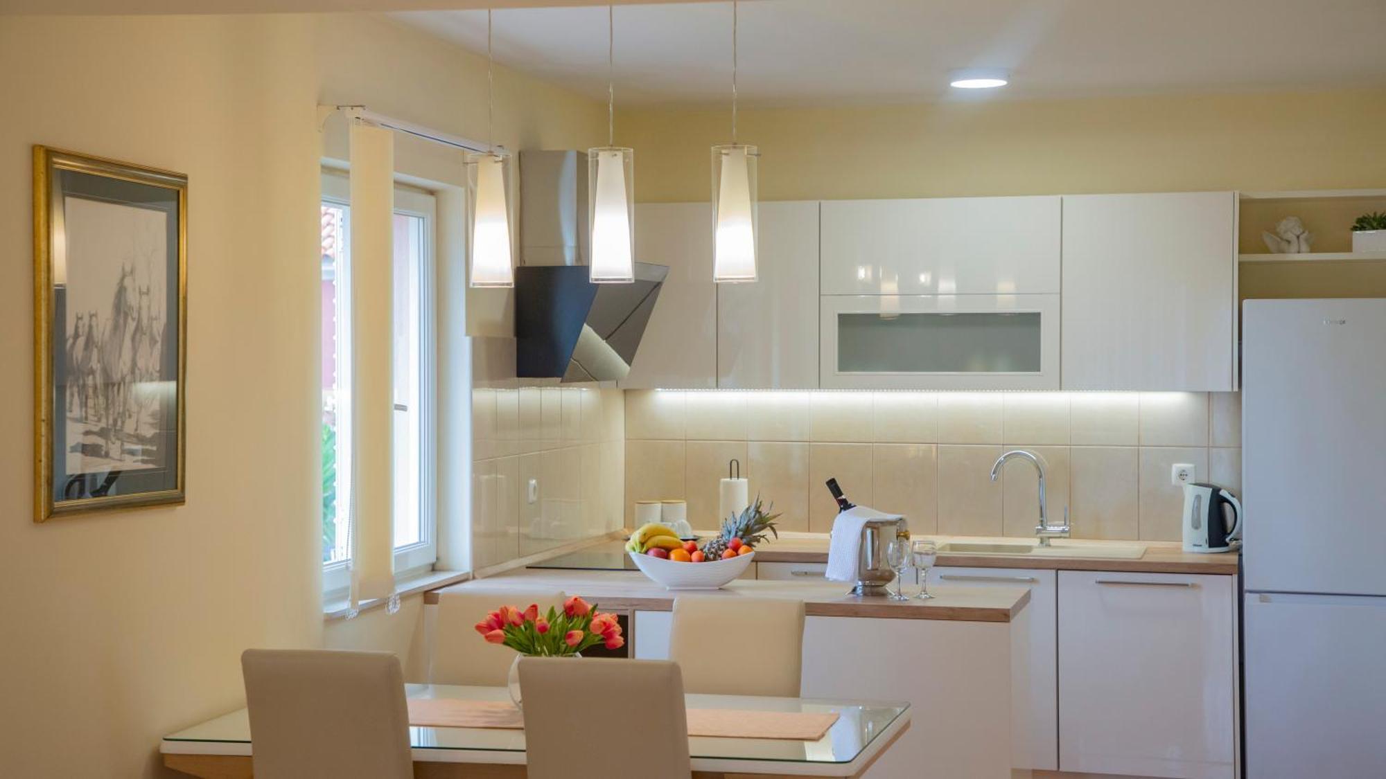 Baska Voda Apartments - Steps From The Beach, Free Parking, Central Location المظهر الخارجي الصورة