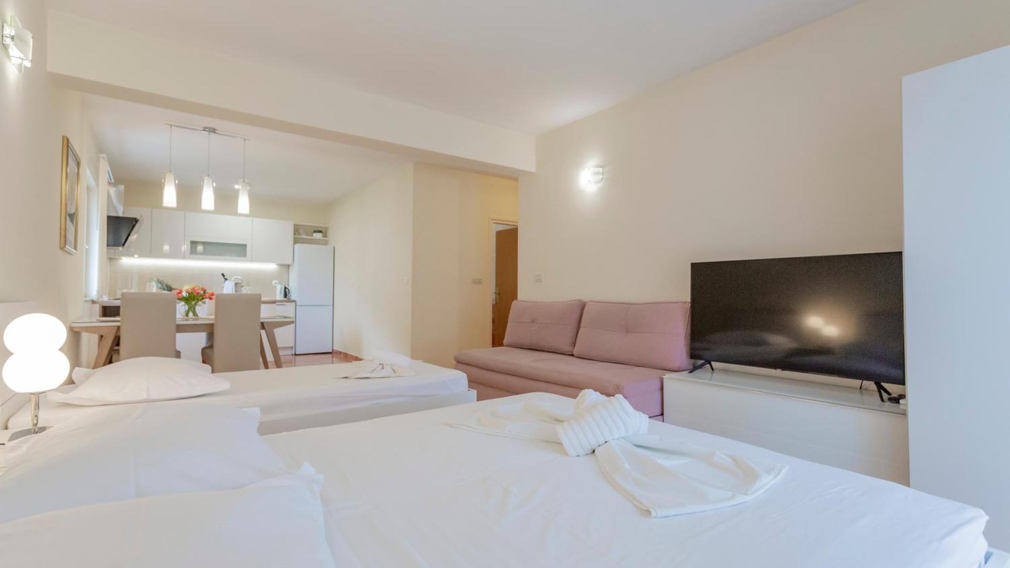 Baska Voda Apartments - Steps From The Beach, Free Parking, Central Location المظهر الخارجي الصورة