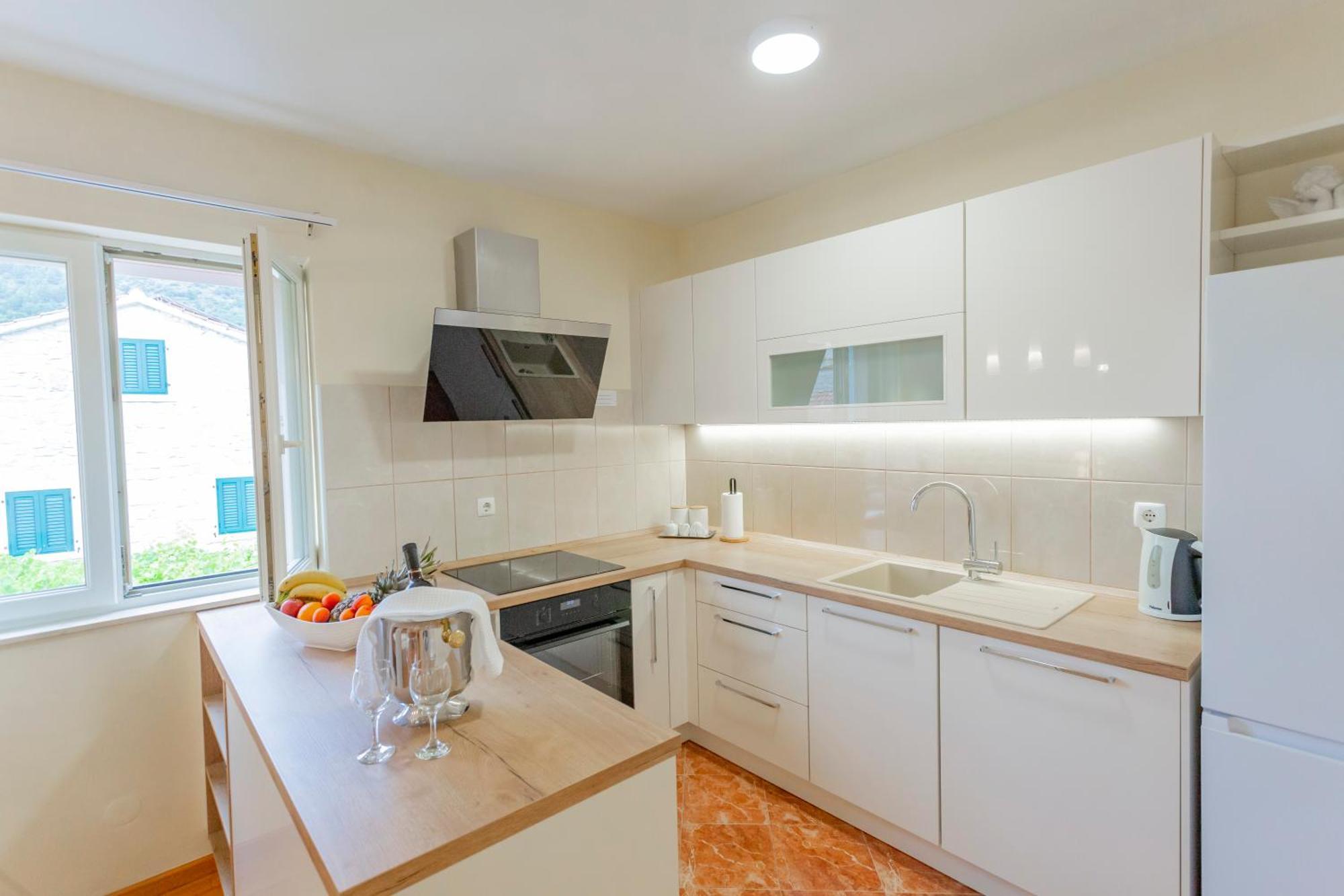 Baska Voda Apartments - Steps From The Beach, Free Parking, Central Location المظهر الخارجي الصورة
