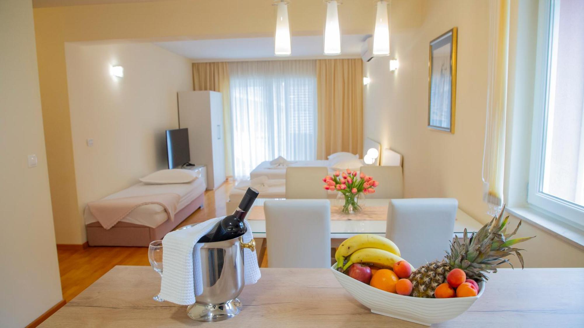 Baska Voda Apartments - Steps From The Beach, Free Parking, Central Location المظهر الخارجي الصورة