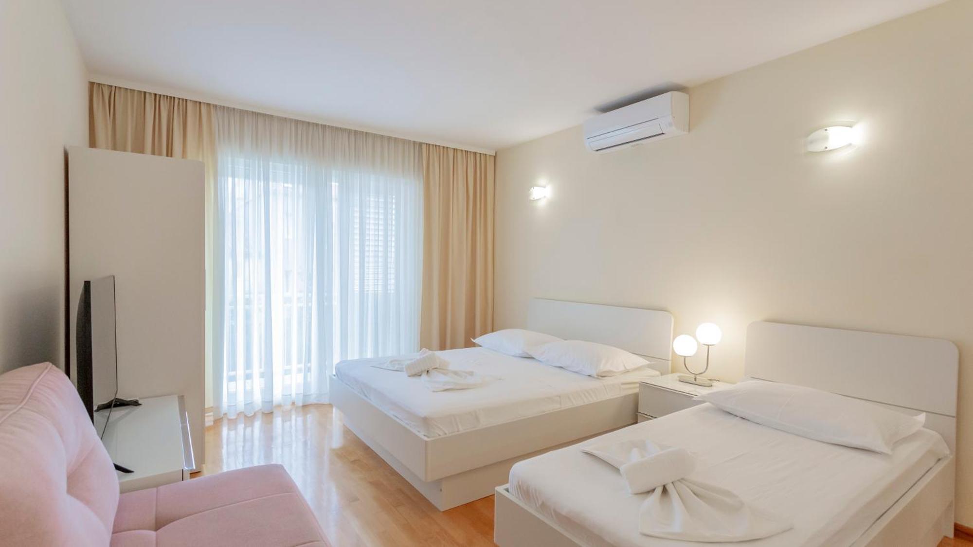 Baska Voda Apartments - Steps From The Beach, Free Parking, Central Location المظهر الخارجي الصورة