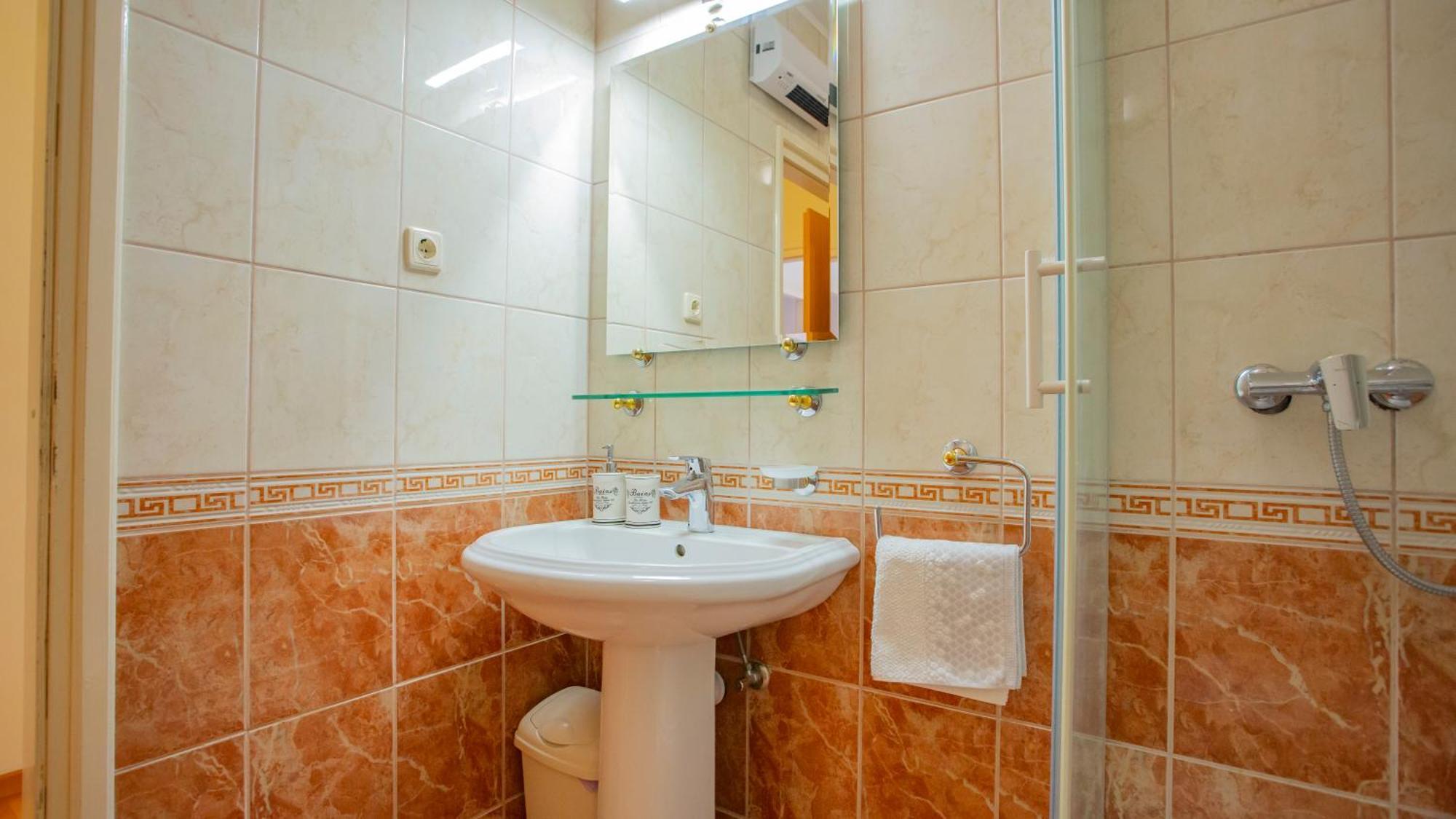 Baska Voda Apartments - Steps From The Beach, Free Parking, Central Location المظهر الخارجي الصورة