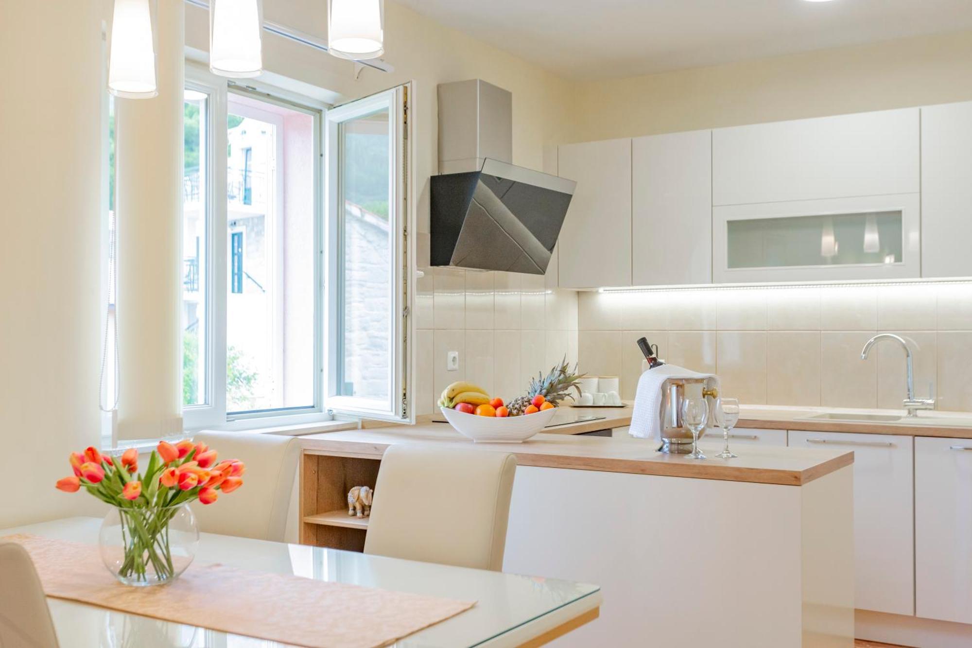 Baska Voda Apartments - Steps From The Beach, Free Parking, Central Location المظهر الخارجي الصورة