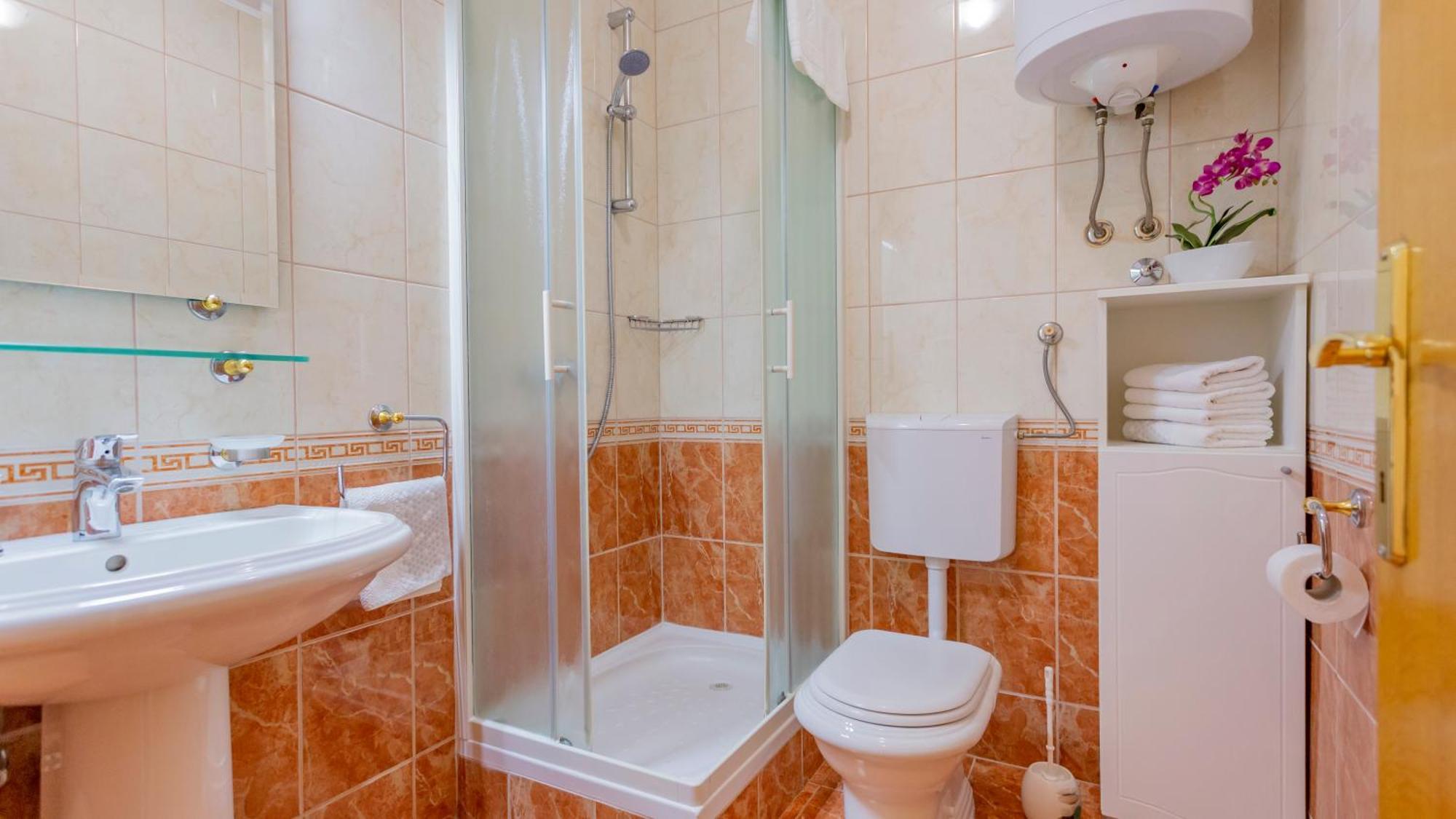 Baska Voda Apartments - Steps From The Beach, Free Parking, Central Location المظهر الخارجي الصورة