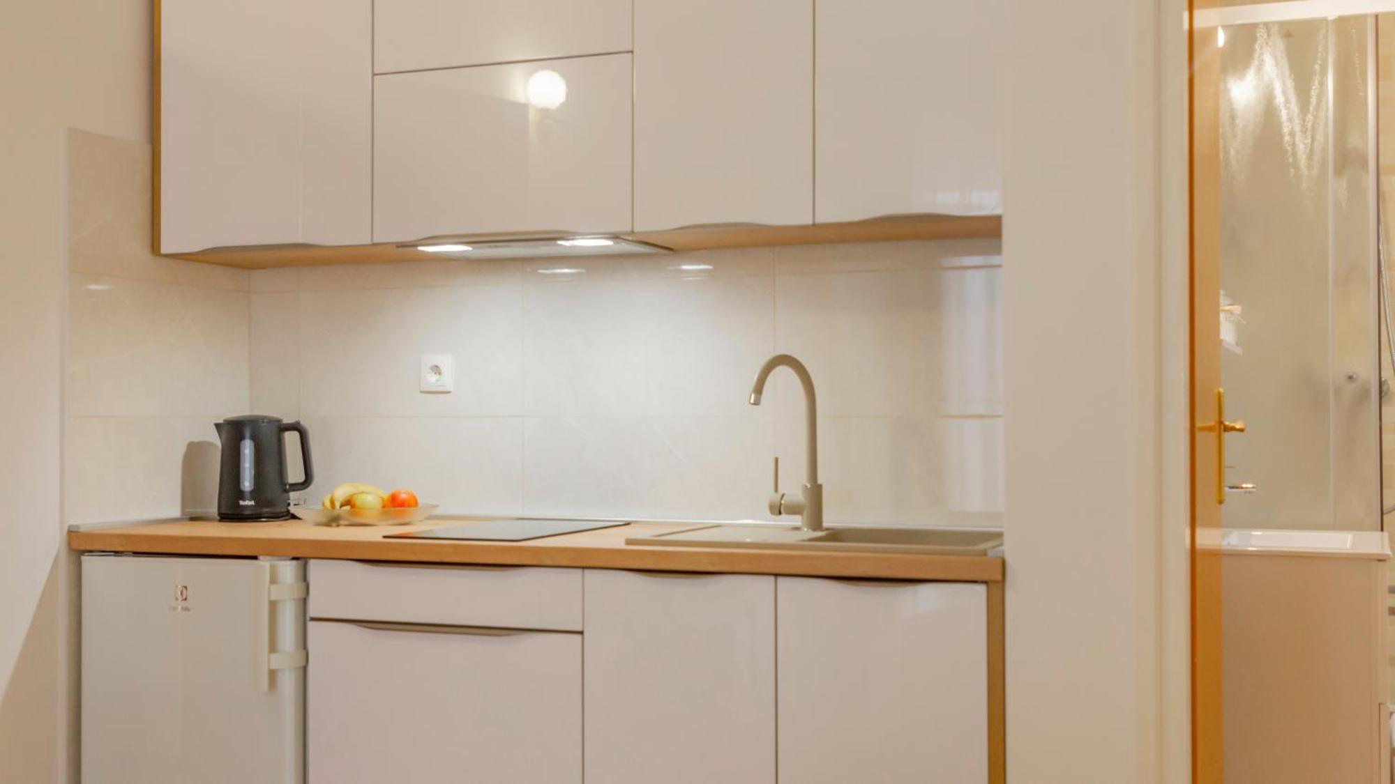 Baska Voda Apartments - Steps From The Beach, Free Parking, Central Location المظهر الخارجي الصورة