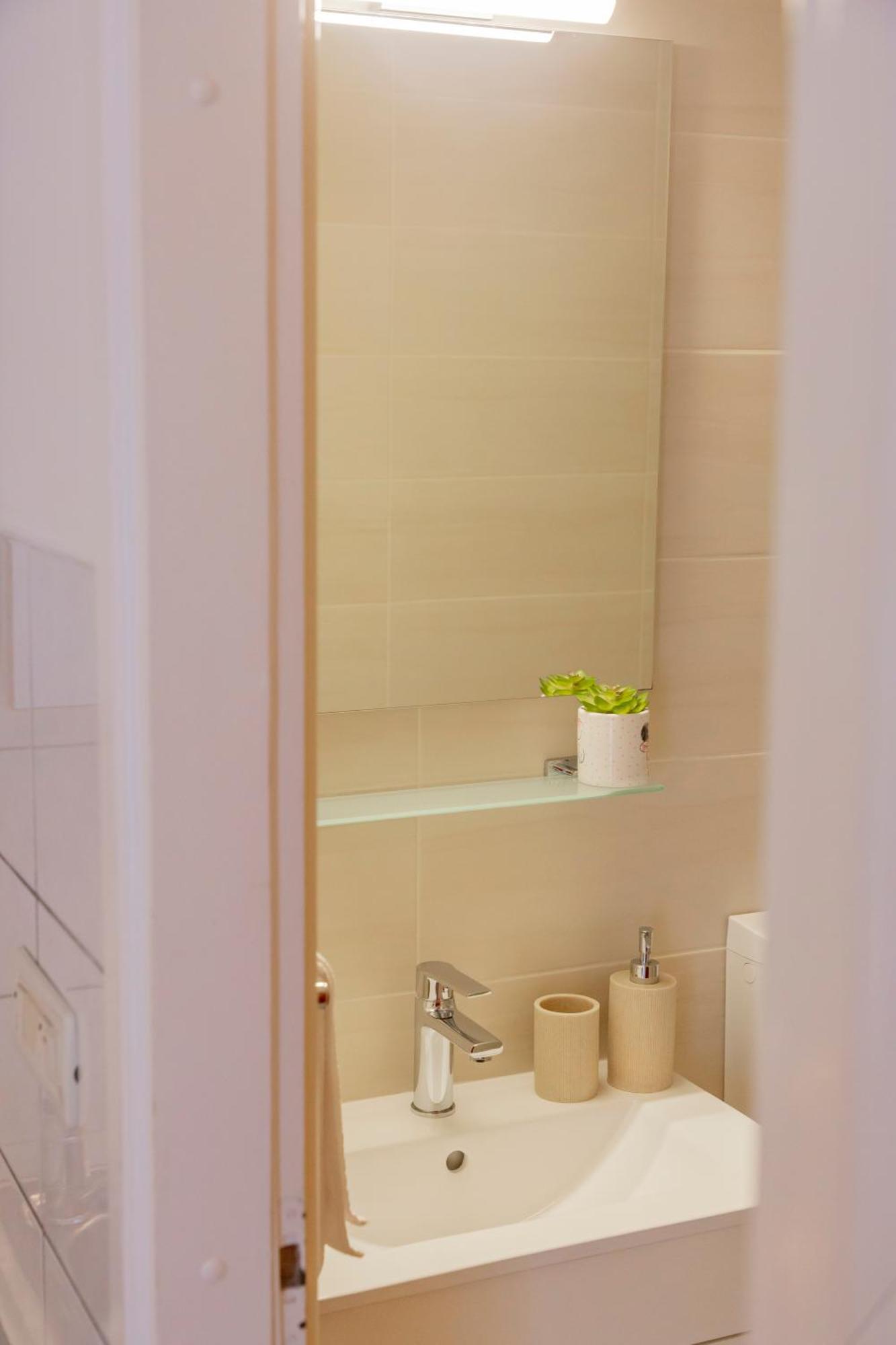 Baska Voda Apartments - Steps From The Beach, Free Parking, Central Location المظهر الخارجي الصورة