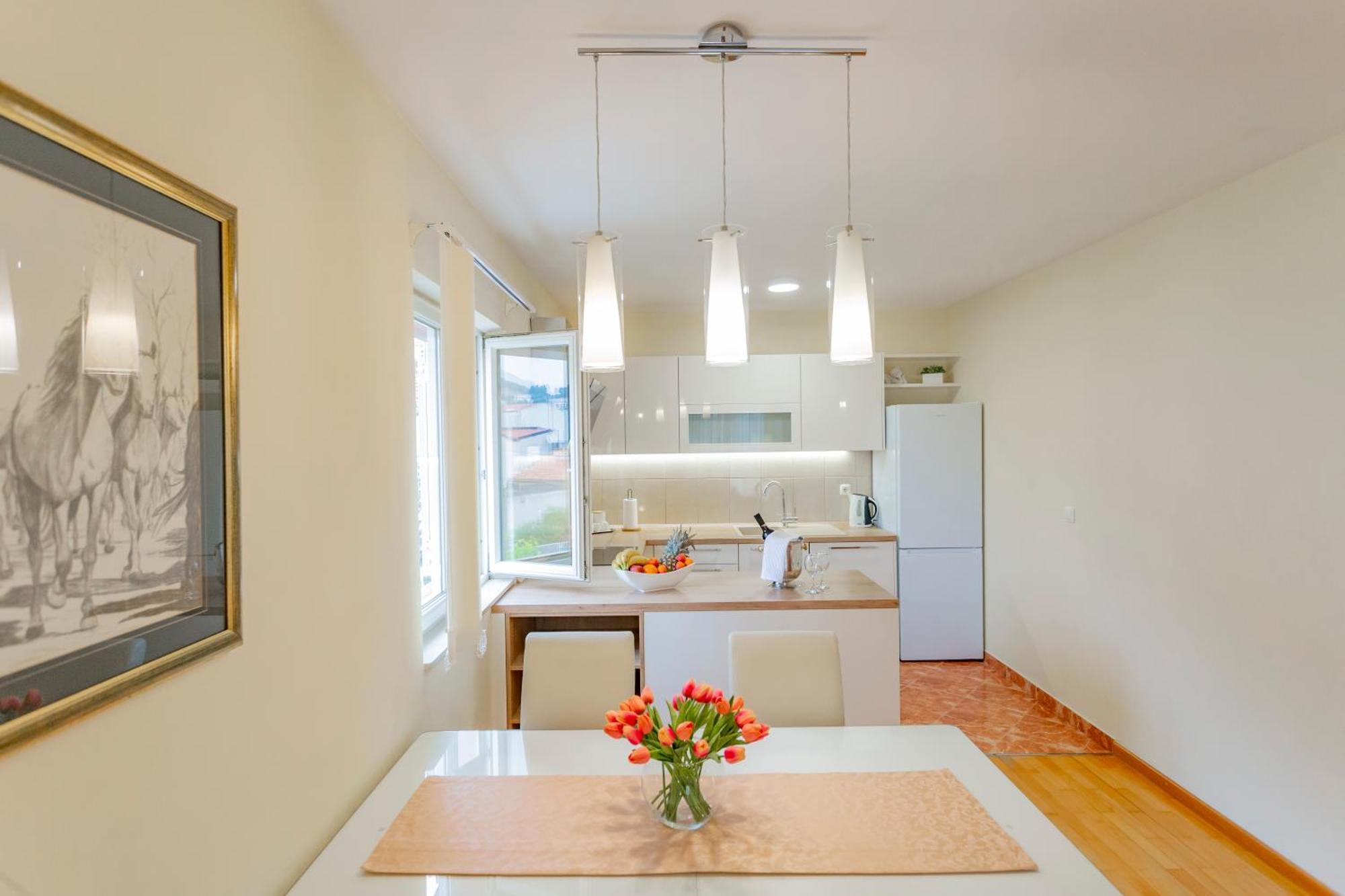 Baska Voda Apartments - Steps From The Beach, Free Parking, Central Location المظهر الخارجي الصورة