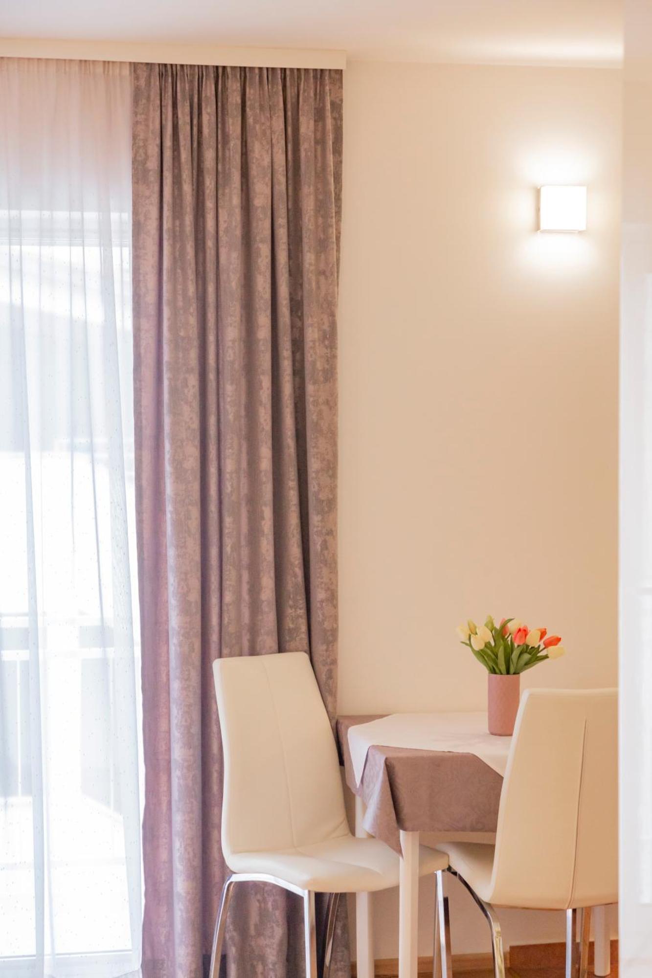 Baska Voda Apartments - Steps From The Beach, Free Parking, Central Location المظهر الخارجي الصورة