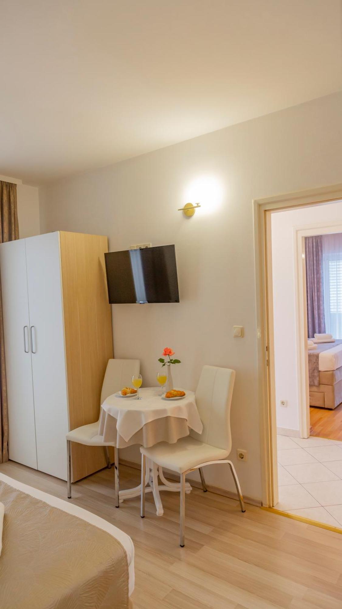 Baska Voda Apartments - Steps From The Beach, Free Parking, Central Location المظهر الخارجي الصورة
