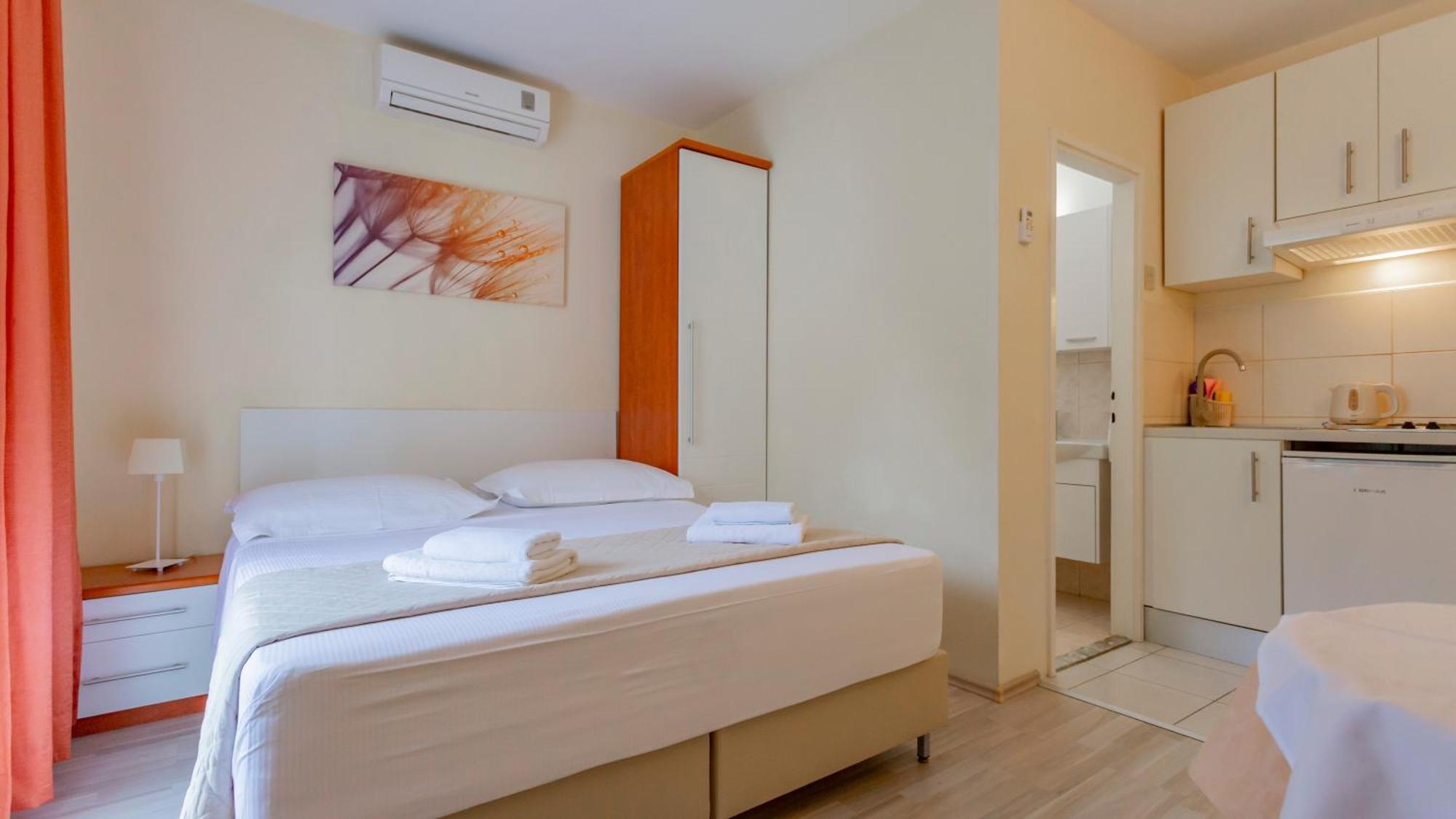 Baska Voda Apartments - Steps From The Beach, Free Parking, Central Location المظهر الخارجي الصورة