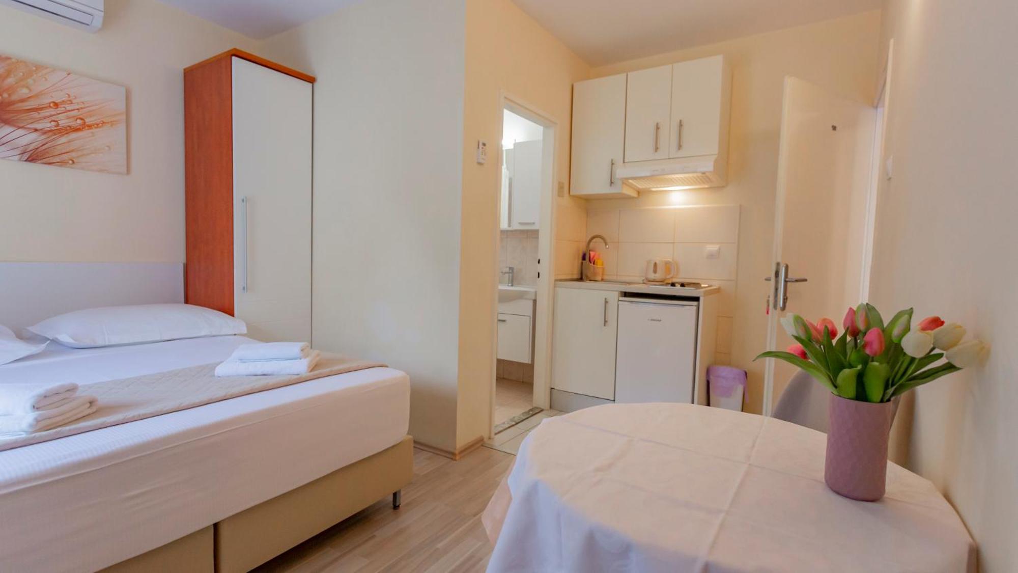 Baska Voda Apartments - Steps From The Beach, Free Parking, Central Location المظهر الخارجي الصورة