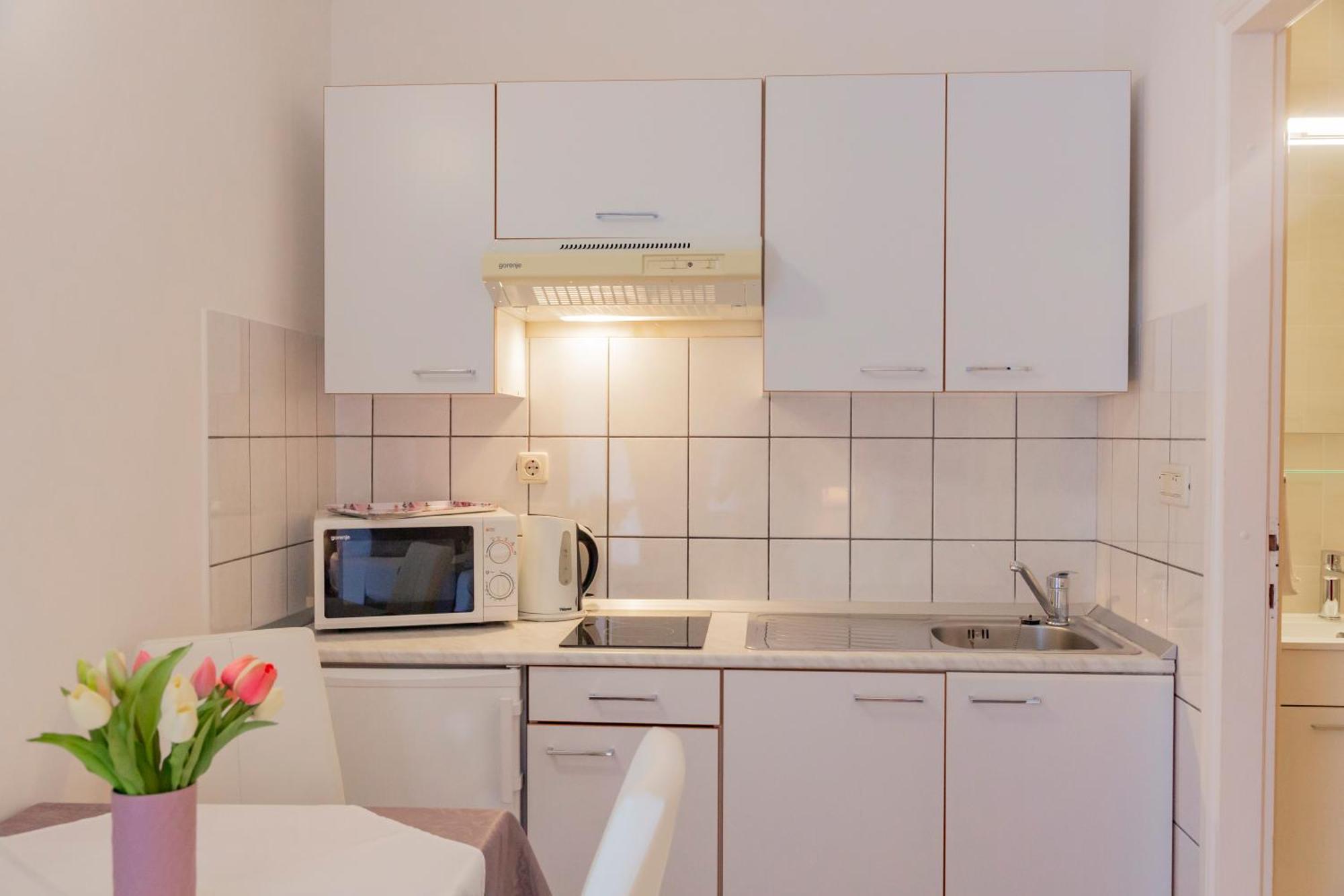 Baska Voda Apartments - Steps From The Beach, Free Parking, Central Location المظهر الخارجي الصورة