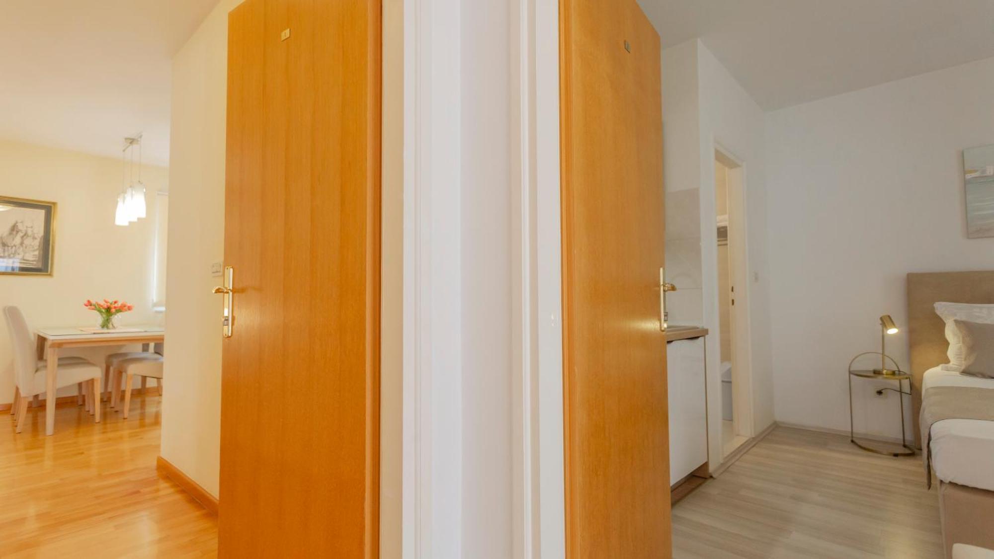 Baska Voda Apartments - Steps From The Beach, Free Parking, Central Location المظهر الخارجي الصورة