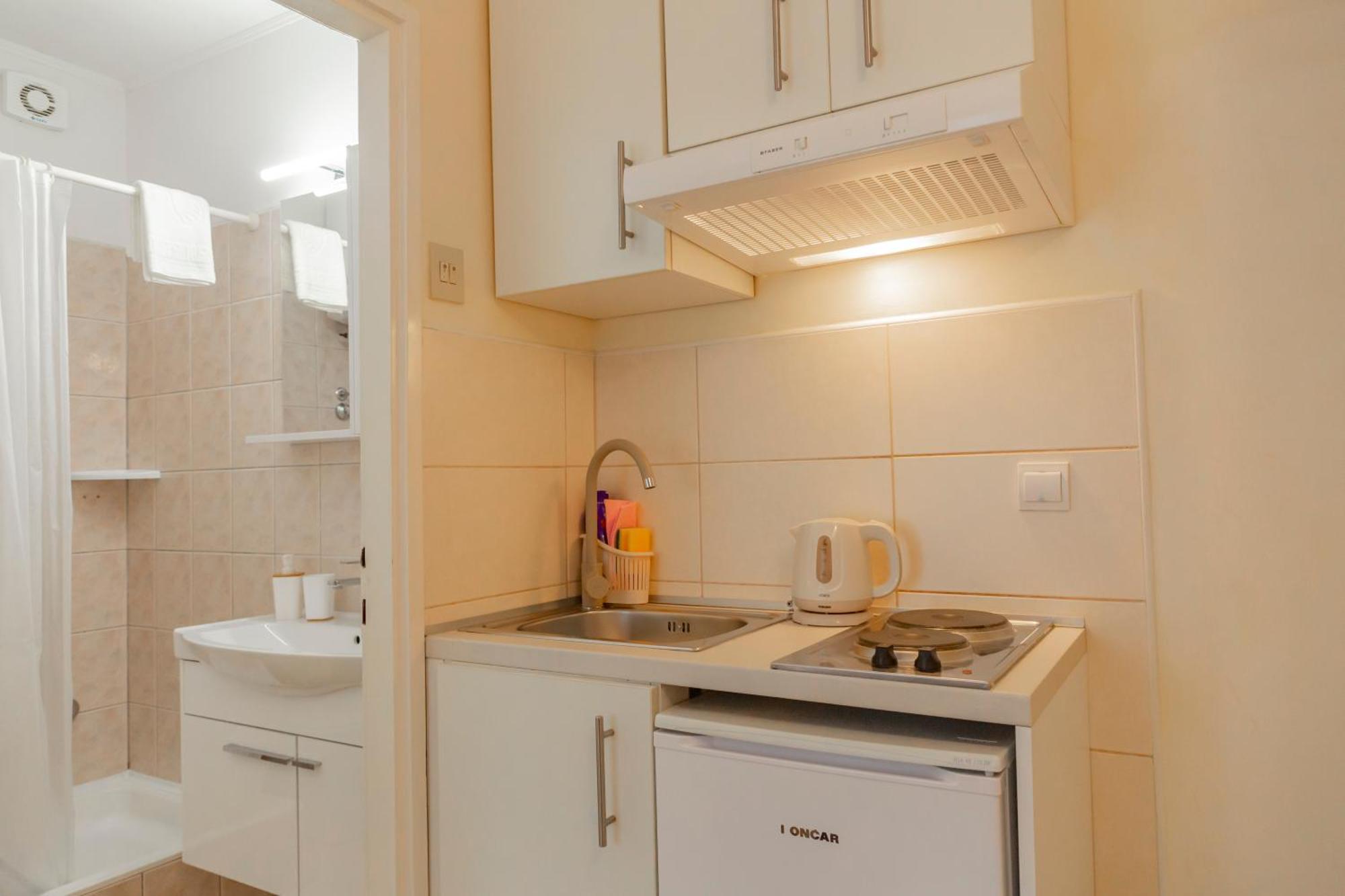 Baska Voda Apartments - Steps From The Beach, Free Parking, Central Location المظهر الخارجي الصورة