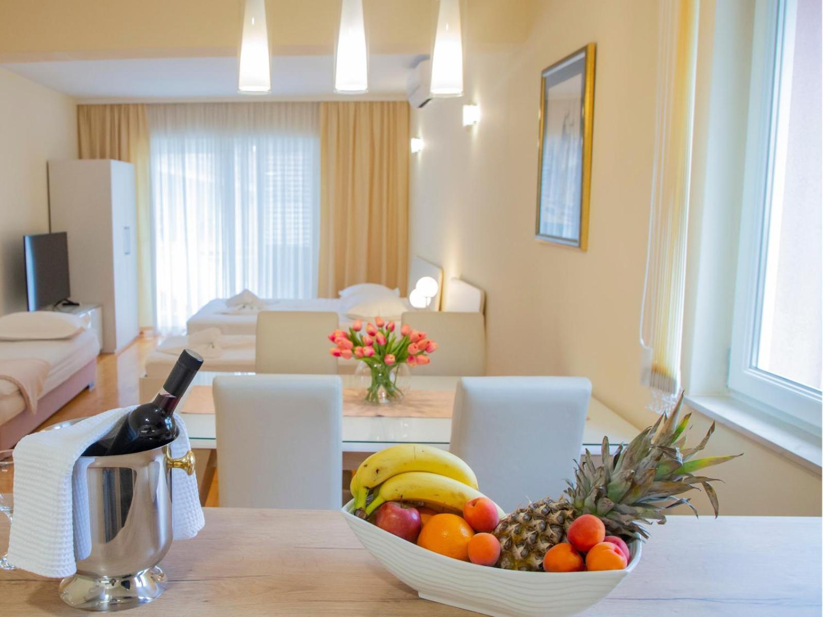 Baska Voda Apartments - Steps From The Beach, Free Parking, Central Location المظهر الخارجي الصورة